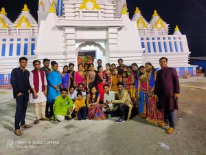 Yuva Raipur के सदस्यों द्वारा, ललित महल मे गरबा का आनंद उठाया गया जिसके बाद हम सभी माना गए जिसमें हमारे साथ परम आदरणीय युवा परिवार के संस्थापक M. RAJIV जी भी साथ थे